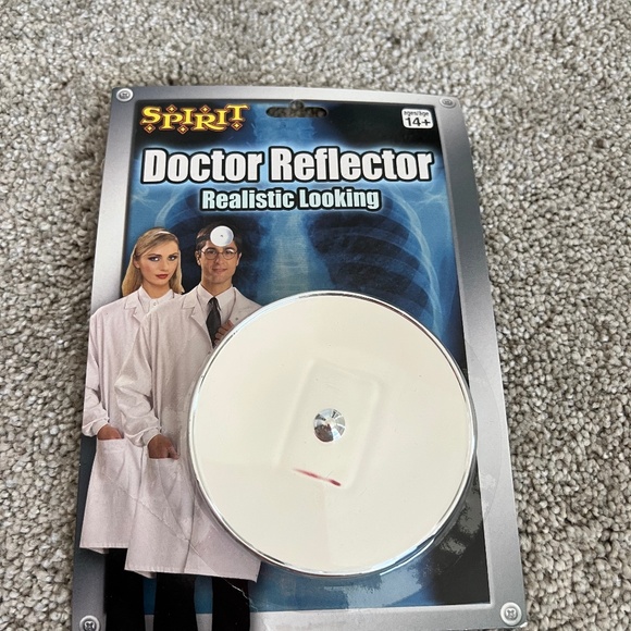 Halloween Doctor Prop - Picture 1 of 1